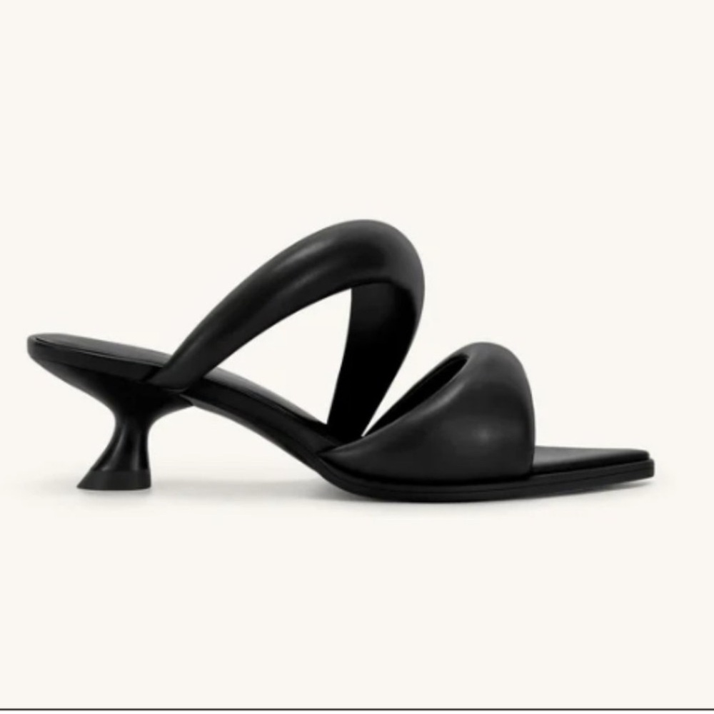NWT JW PEI Sara Mule in Black Sz 6.5- 37